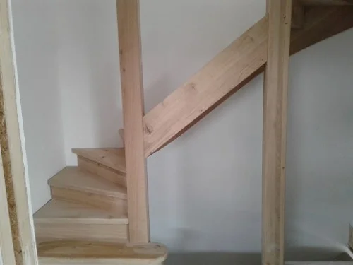 Eikenhouten trappen op maat gemaakt