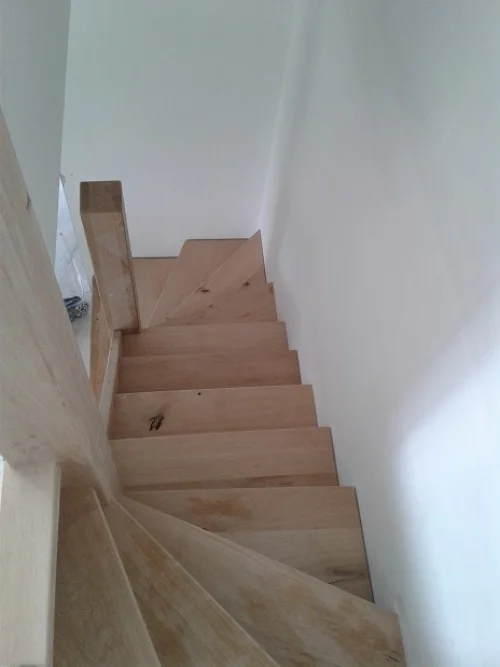 Eikenhouten trappen op maat gemaakt
